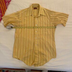 Vintage Van Heusen 417 Short Sleeve Button Up - Yellow